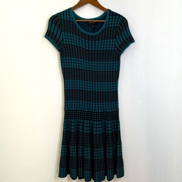 Romeo & Juliet Couture - NWT Emerald & Black Plaid Peplum Midi Dress Size Small - Picture 7 of 13